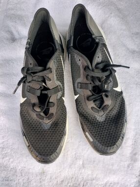  Nike Men's Reposto sneakers in the Obsidian/White-Thunder Sneakers Sz 11.5